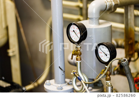 動力室の設備 真空計と水圧計 動力室の設備 真空計と水圧計 82586260