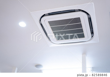 埋め込み式のエアコン 埋め込み式のエアコン 82589846