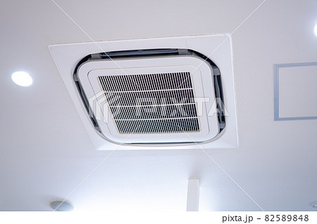 埋め込み式のエアコン 埋め込み式のエアコン 82589848