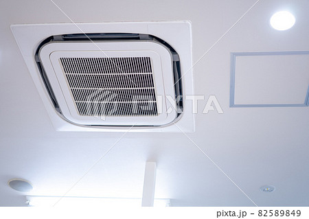 埋め込み式のエアコン 82589849
