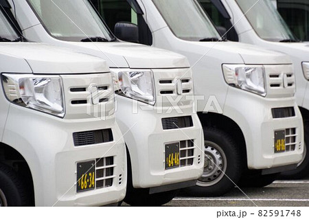 自動車イメージ　ホンダの軽バン　ビジネスイメージ 82591748