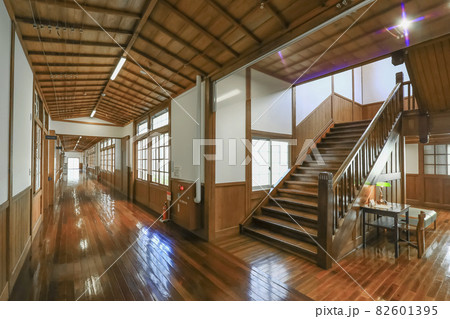 長井市　旧長井小学校第一校舎 82601395