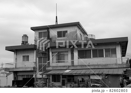 放置された建物 放置された建物 82602803