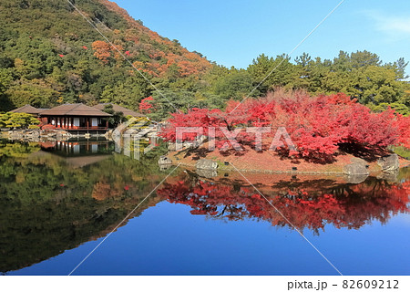 香川県 紅葉の秋 栗林公園 特別名勝 の写真素材