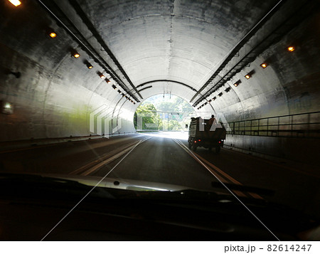 隧道 洞門 トンネル 82614247