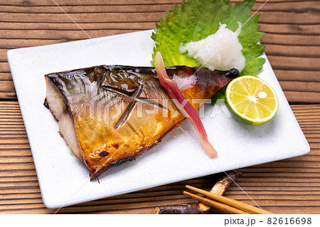 塩こうじ漬け鯖の焼き魚 82616698