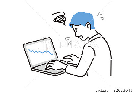 人物 パソコンを見てガッカリする男性 82623049