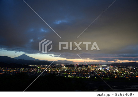 静岡市全景と富士山を望む <徳願寺> 静岡市全景と富士山を望む <徳願寺> 82624697