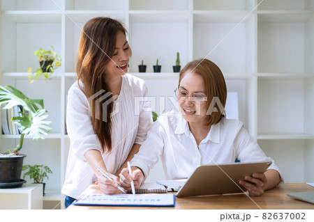 A team of successful businesswoman. Discussion of the important investment plan of the company. A team of successful businesswoman. Discussion of the important investment plan of the company. 82637002