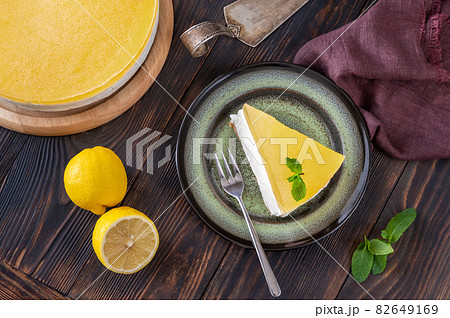 Gin and Tonic Cheesecake 82649169