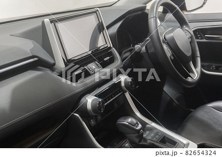 乗用車のダッシュボード　運転席	 82654324