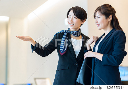 受付　女性　ビジネス　コンシェルジュ　オフィス　撮影協力「LINK FOREST」 82655314