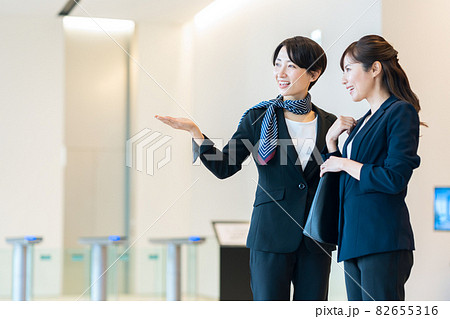 受付　女性　ビジネス　コンシェルジュ　オフィス　撮影協力「LINK FOREST」 82655316