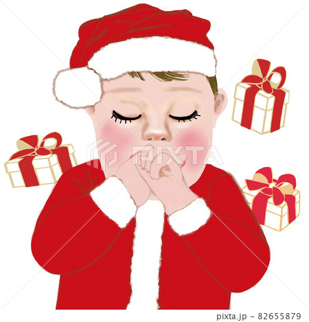 プレゼントの箱をバックにサンタクロースのコスプレをして目をつぶっている赤ちゃん プレゼントの箱をバックにサンタクロースのコスプレをして目をつぶっている赤ちゃん 82655879