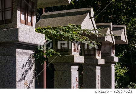 神社 灯籠 82657622