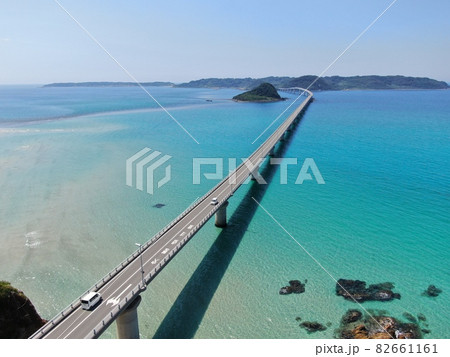 海土ヶ瀬戸をまたぐ角島大橋の空撮 海土ヶ瀬戸をまたぐ角島大橋の空撮 82661161