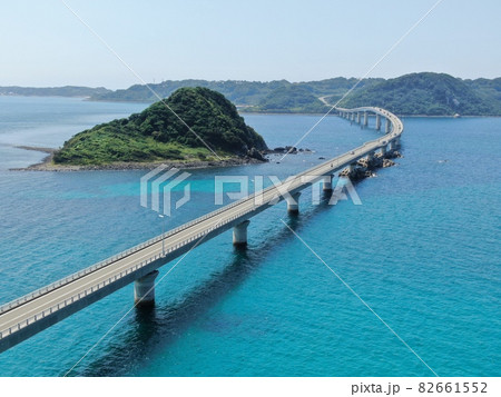 海土ヶ瀬戸をまたぐ角島大橋の空撮 82661552