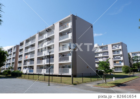 郊外の団地 郊外の団地 82661654