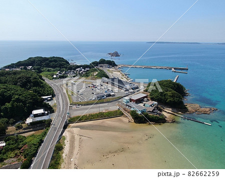 道の駅北浦街道豊北付近の港湾風景の空撮 82662259