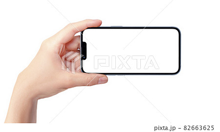スマートフォンを横位置で持つ手 スマートフォンを横位置で持つ手 82663625