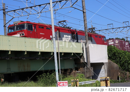 日本埼玉県の鉄橋を走行するĒ500型電気機関車 日本埼玉県の鉄橋を走行するĒ500型電気機関車 82671717