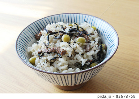 混ぜ込みごはん だしごはん 枝豆 ひじき 混ぜ込みごはん だしごはん 枝豆 ひじき 82673759