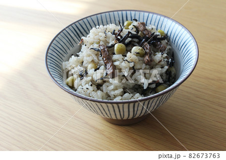 混ぜ込みごはん だしごはん 枝豆 ひじき 混ぜ込みごはん だしごはん 枝豆 ひじき 82673763