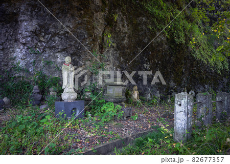 姨捨・長楽寺の石仏 82677357