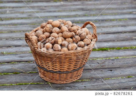 Walnuts in a basket 82678261