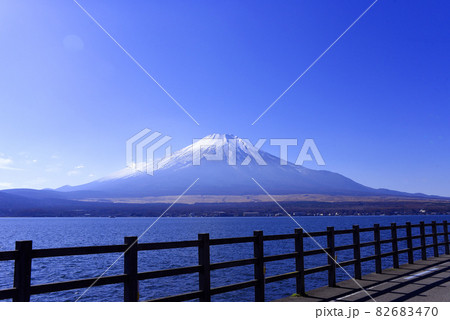 山中湖親水公園からの富士山 82683470