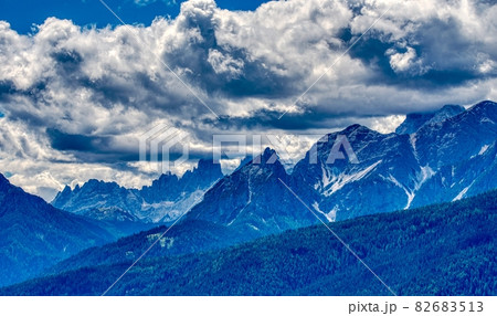 Daumkofel and Monte delle Rondini with the Cristallino behind 82683513