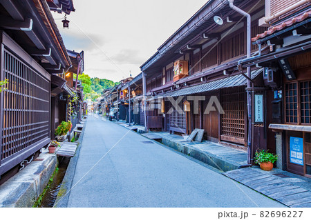 岐阜県　飛騨高山・古い町並　 82696227