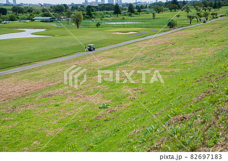 荒川土手からの風景 ゴルフ場 荒川土手からの風景 ゴルフ場 82697183