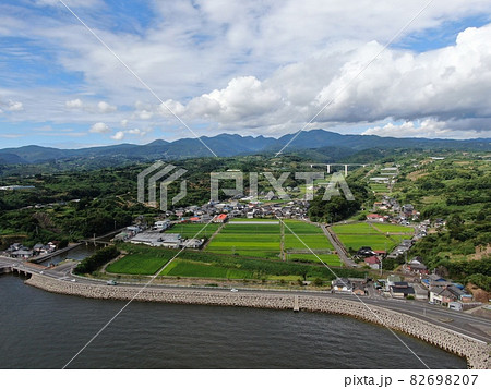 鹿島市太良町の道の駅太良の海岸線の空撮 鹿島市太良町の道の駅太良の海岸線の空撮 82698207