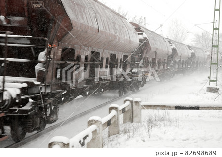 Train snow Train snow 82698689