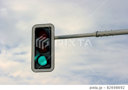 Green light 82698692