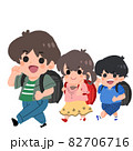 歩く小学生 82706716