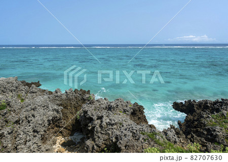 与論島の宇勝海岸（ウァーチ）メーラビビーチ 82707630