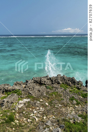 与論島の宇勝海岸（ウァーチ）メーラビビーチ 82707639