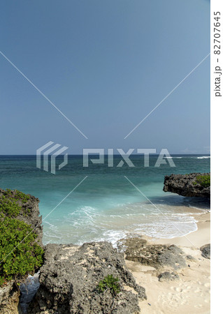 与論島の宇勝海岸（ウァーチ）メーラビビーチ 82707645
