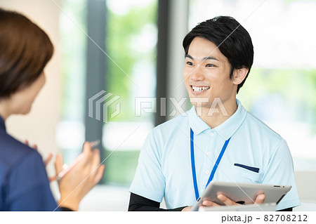 介護イメージ　介護士　介護スタッフ　■撮影協力「LINK FOREST」 82708212