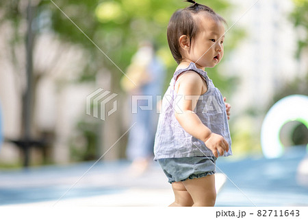 赤ちゃん 地球 子供 82711643