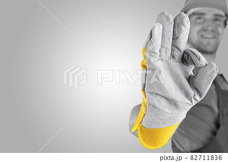 Workman making a perfect gesture 82711836