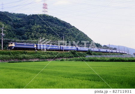 1998年　東海道本線を行くEF651053の牽く14系甲子園臨 82711931
