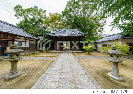 四国八十五番所　八栗寺二天門2 82714790