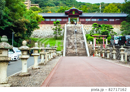 東照宮の前面風景です。広島の古刹です。長い境内があります。 82717162