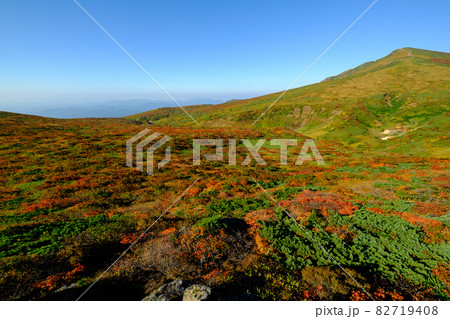 神の絨毯 日本一美しい山岳紅葉で知られる花の百名山、栗駒山(須川岳) 神の絨毯 日本一美しい山岳紅葉で知られる花の百名山、栗駒山(須川岳) 82719408
