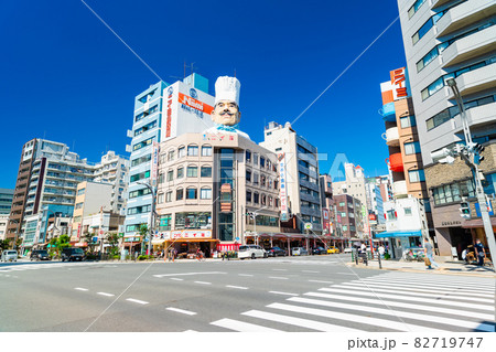 東京　かっぱ橋道具街通りの風景 82719747