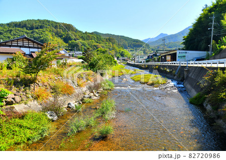 南相木川、栗生川合流部付近より南相木川上流方向を望む(長野県南相木村)【2021.10】 南相木川、栗生川合流部付近より南相木川上流方向を望む(長野県南相木村)【2021.10】 82720986