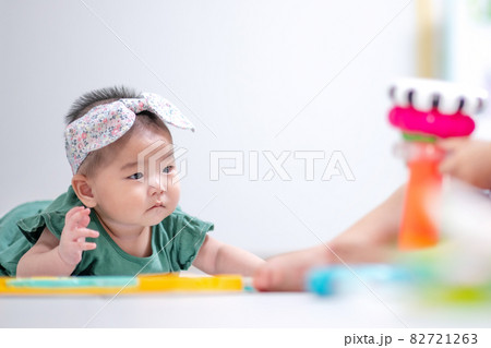 赤ちゃん 幼児 子供 82721263